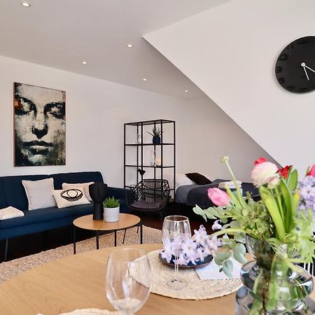 Sunset Apartment: Free Parking + Balcony + Netflix Essen Luaran gambar