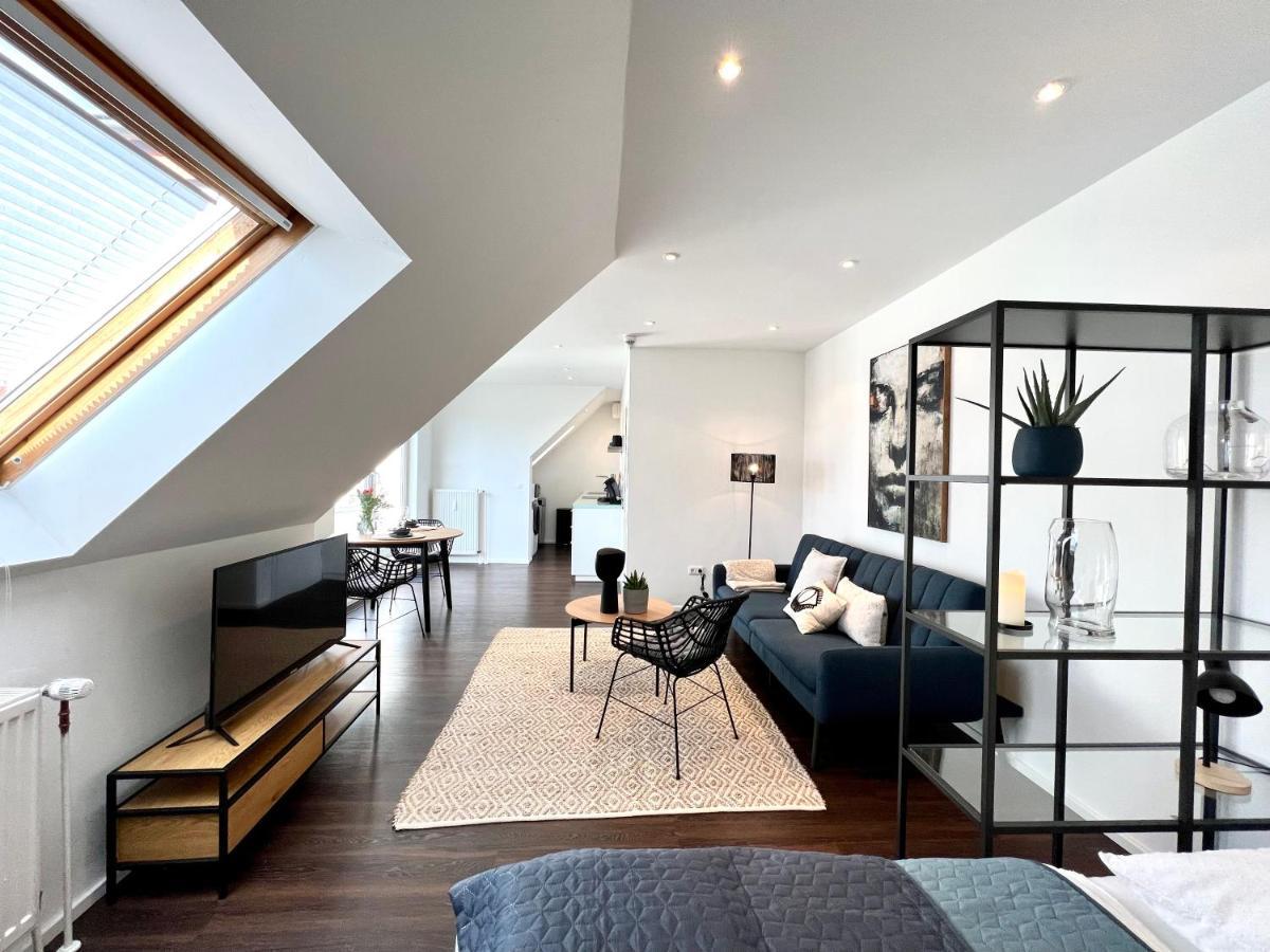 Sunset Apartment: Free Parking + Balcony + Netflix Essen Luaran gambar
